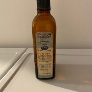 Vintage Merrell Ceepyrn Chloride Aqueous Solution 1 Pint Glass Medical Bottle